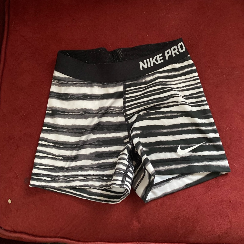 Nike pro womens spandex shorts